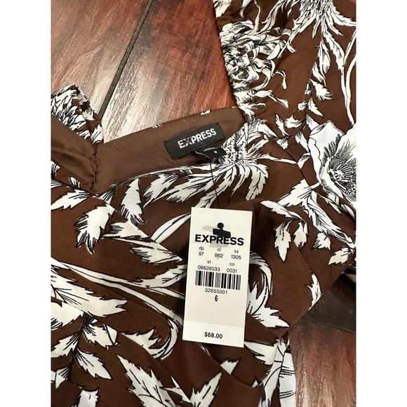 New Express Women's Satin Printed Faux Wrap Tie Back Cropped Top size 2 - Picture 5 of 10